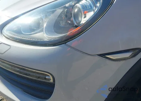 2013 Porsche Cayenne S z USA, uszkodzony, nr VIN WP1AB2A26DLA85634